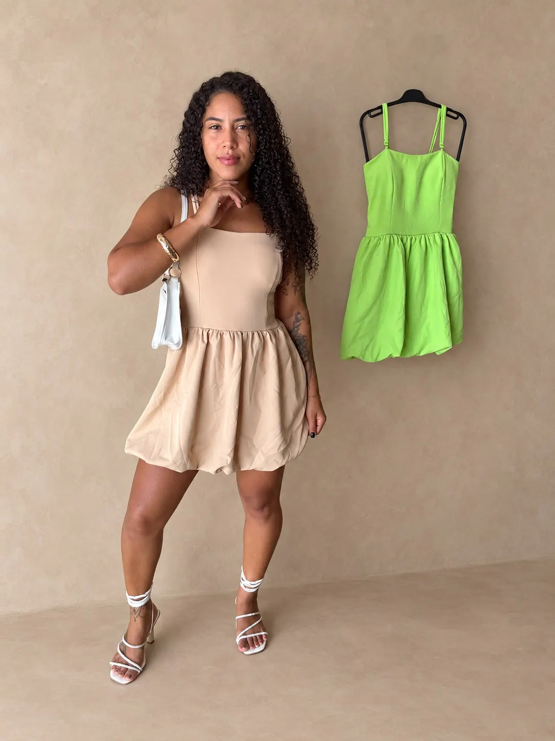 Outra apresentação do Vestido balonê bege.
